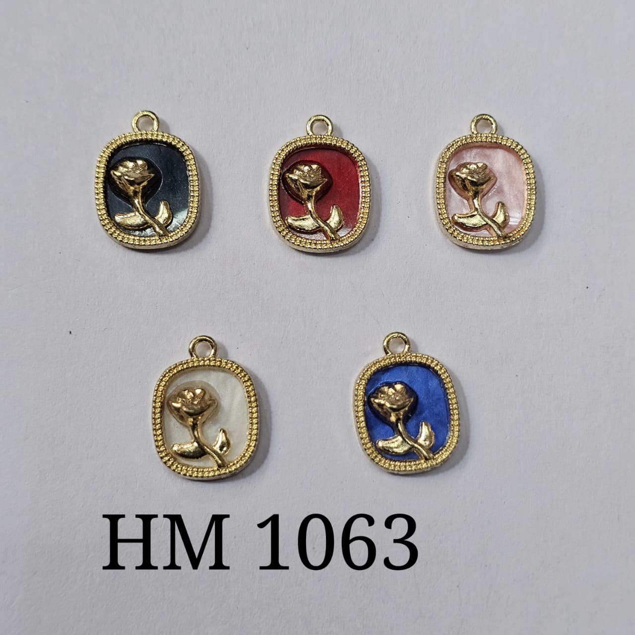 ROSE CHARMS 50 PCS MIX GOLD ( HM 1063 )