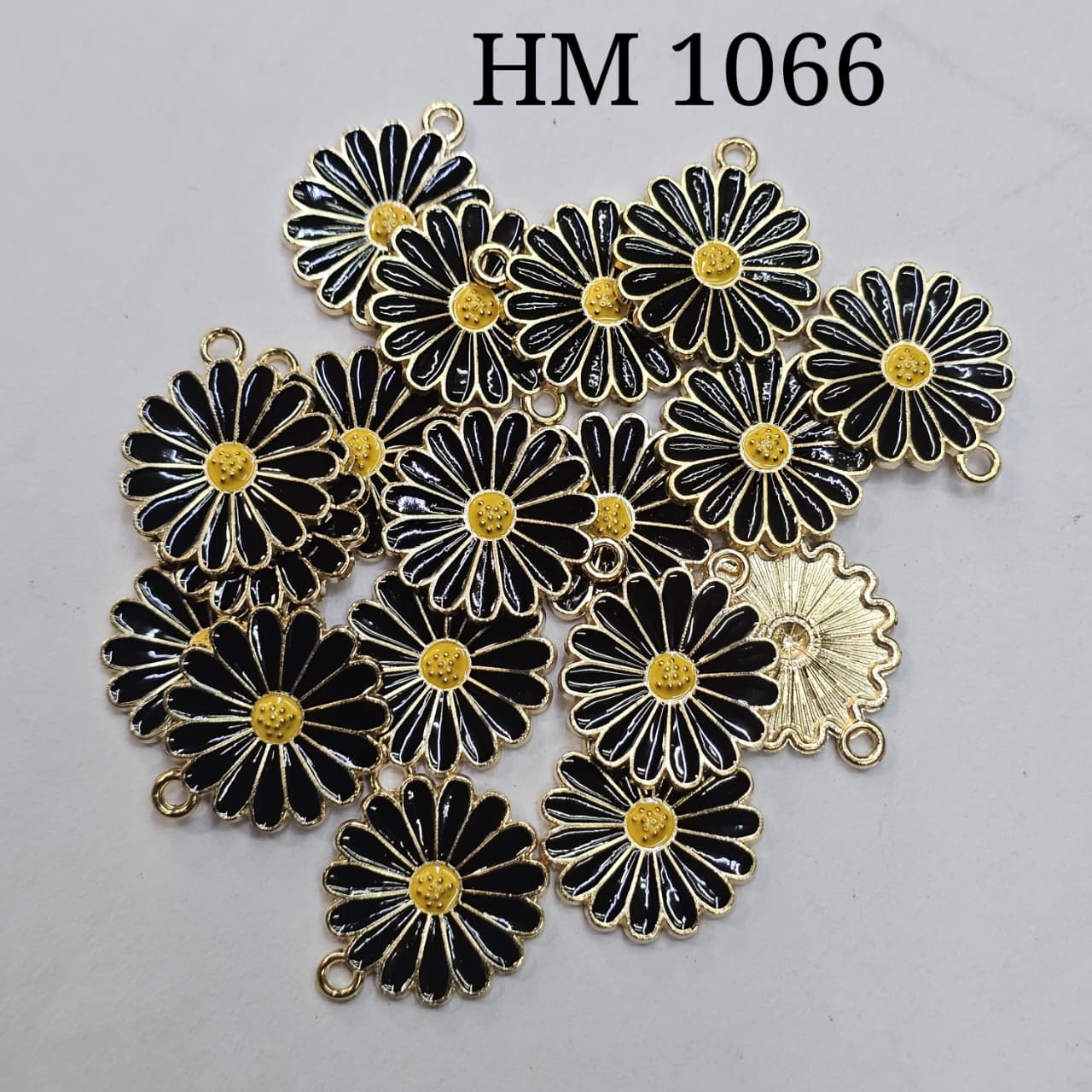 flower charms black ( HM 1066 )