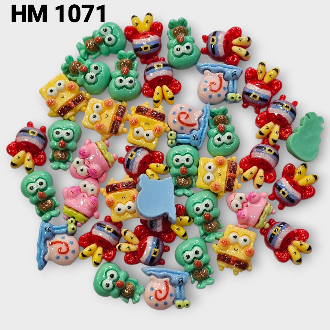 UV PLASTIC CHARMS RANDOM PATTERNS 100PCS ( HM 1071 )