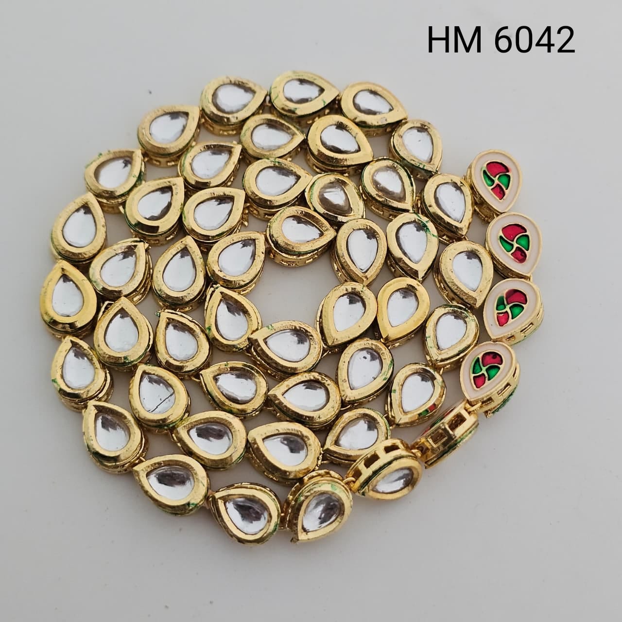 Teardrop Kundan Mirror Beads – Gold Finish 50 pics one pkt -(HM 6042)