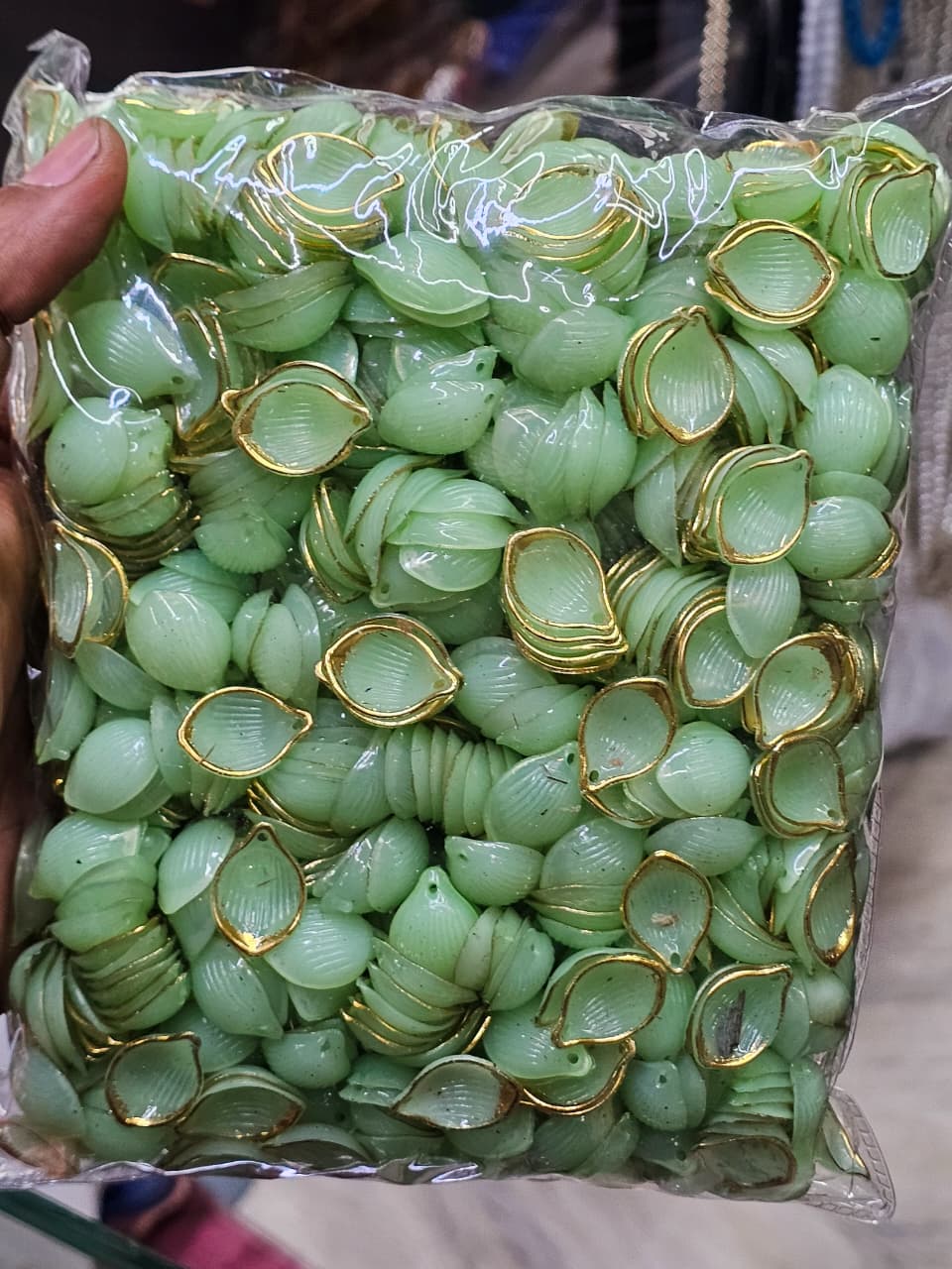 Green Artificial Rose Petals – 500g Pack