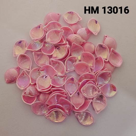 Iridescent Ribbed Leaf/Shell Sequins pkt 500 gram (HM 13016)