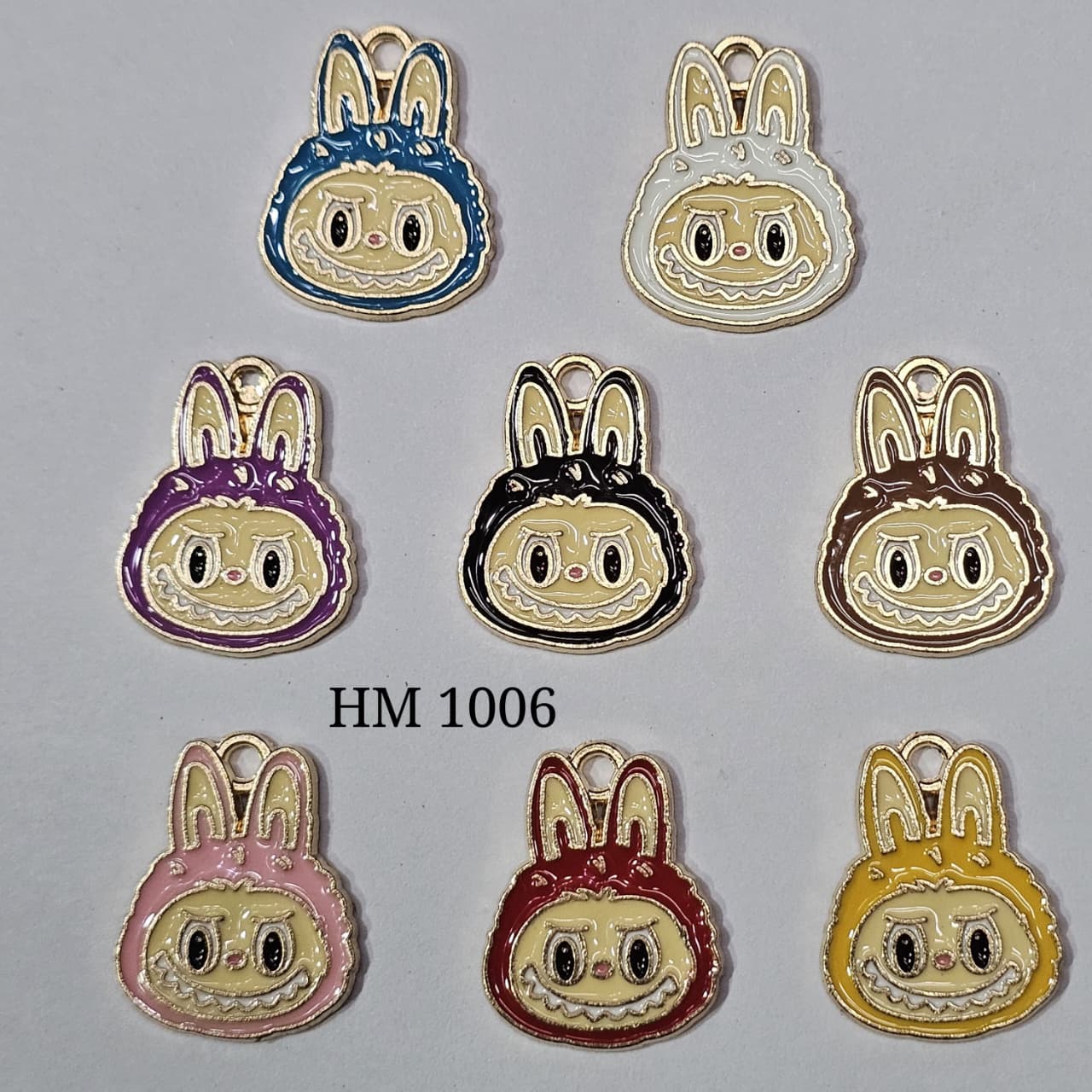 Labubu charms ( 100 pcs 4 design mix ) HM 1006