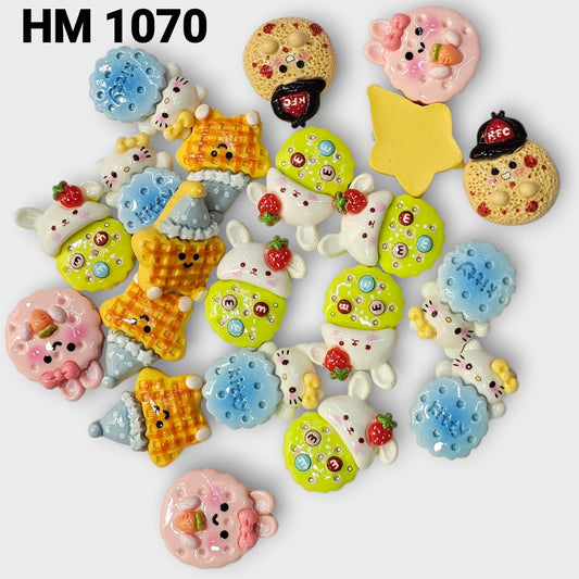 UV PLASTIC CHARMS RANDOM PATTERNS ( HM 1070 )